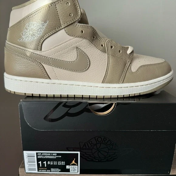 Air Jordan 1 Mid Men’s 11.5 NEW Sneaker Sneakers Shoes - Picture 2 of 10